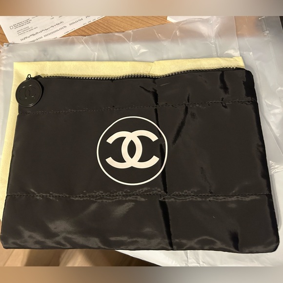 CHANEL BLACK Puffy Travel Make up Bag 12"x9" NEW - Picture 9 of 11
